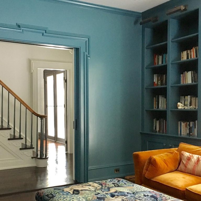 What Colors Match With Light Blue Walls - Colors That Go With Light Blue And White