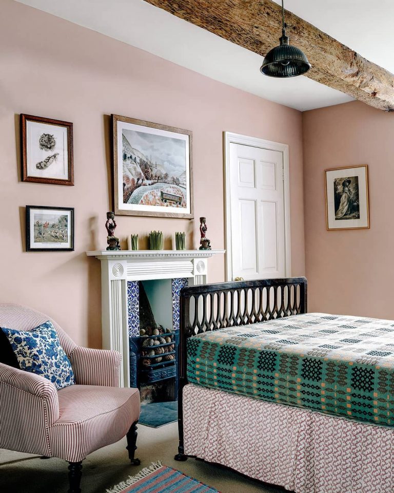 Edward Bulmer Paint Jonquil Pink Bedroom Walls Interiors By Color   Edward Bulmer Paint Jonquil Pink Bedroom Walls 768x960 