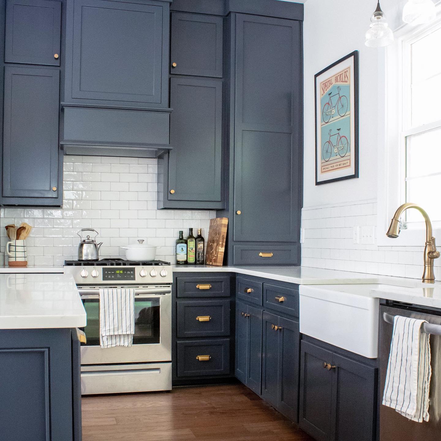 Benjamin Moore Abyss - Interiors By Color